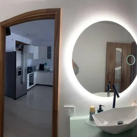 Apartment Cozy Modern In The Heart Of Nature, Outdoor Terrace, Free Parking