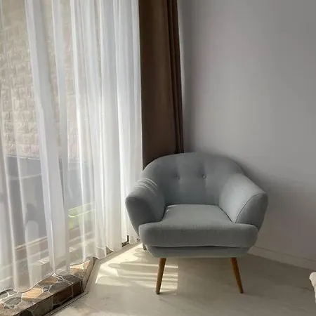 Cozy Modern In The Heart Of Nature, Outdoor Terrace, Free Parking Apartment *
